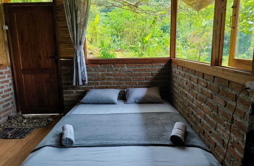 Cianjur Cabin | OZ Cabin by Farmstay Managel