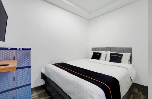Central Jakarta Hotel | Capital O 94914 Kemayoran Guest House