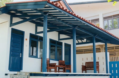 Cikakak Resort | La Plage Beach Club & Resort