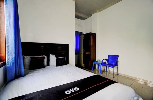 Blitar Hotel | OYO 94818 Sabina House Syariah