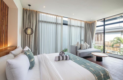 Batubelig Villa | Exquisite 6BR Canggu Villa 400m to Pristine Beach
