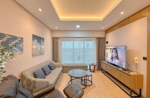 Surabaya Apartment | Modern Look With Wooden Accent 3Br At Kondominium Puncak Marina Apartment