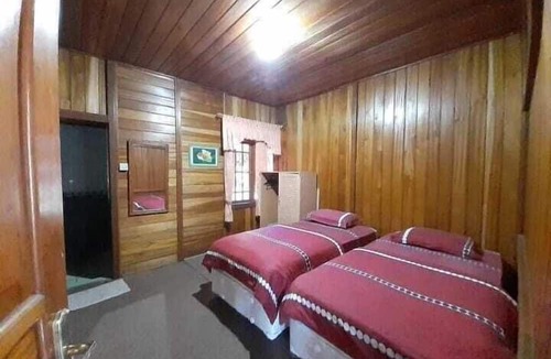 Cisarua Hotel | Aquarius Orange Hotel & Villa