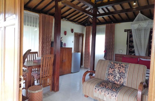 Sleman House | Alamanda Family Villas & Pool