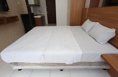 Bekasi Hotel | Capital O Iconic Rooms @ Golden City