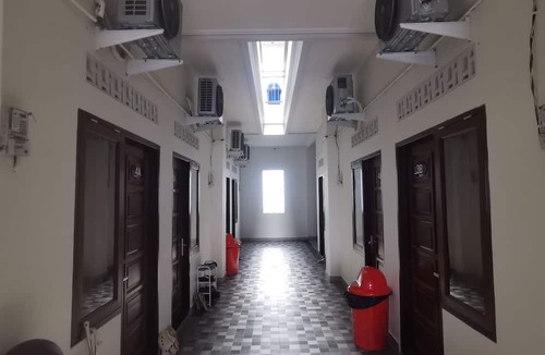 Samarinda Hotel | Hotel O Madina Homestay