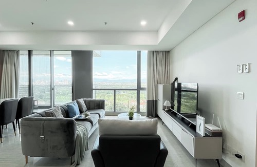 Tangerang Apartment | Spacious 3Br With Extra Room At Hillcrest House Apartment