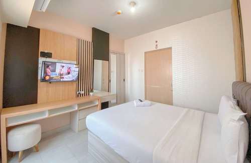 Jatingaleh Apartment | Restful And Homey 1Br Without Living Room At The Alton Apartment
