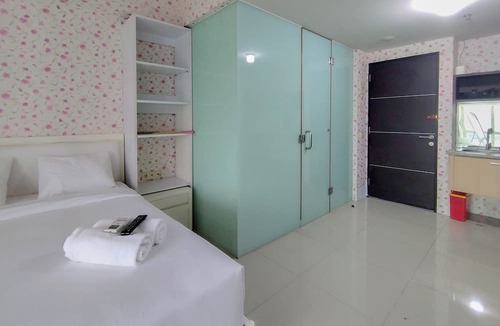 Siwalankerto Apartment | Comfy and Warm Studio at The Square Surabaya Apartment
