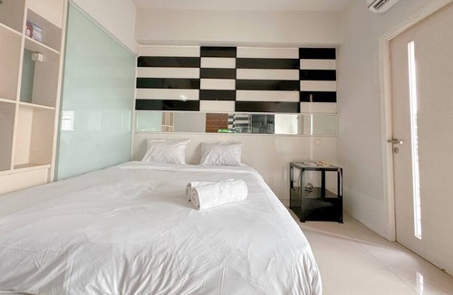 Siwalankerto Apartment | Minimalist and Cozy Studio at The Square Surabaya Apartment