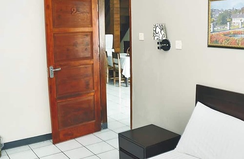 Ciumbuleuit Villa | Hazel House Bandung