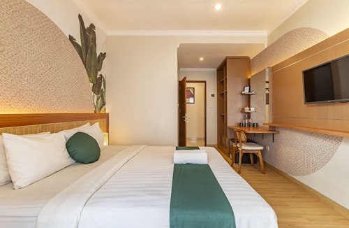 Renon Hotel | Cove Vin Stay