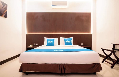 Malabar Hotel | Rehat at Hotel 10 Buah Batu