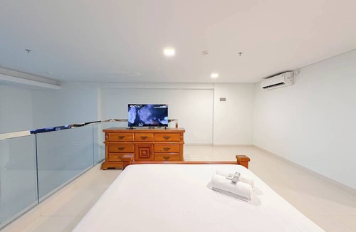 Surabaya Apartment | Spacious and Modern Studio SOHO Apartment at VieLoft SOHO and SKY Residence