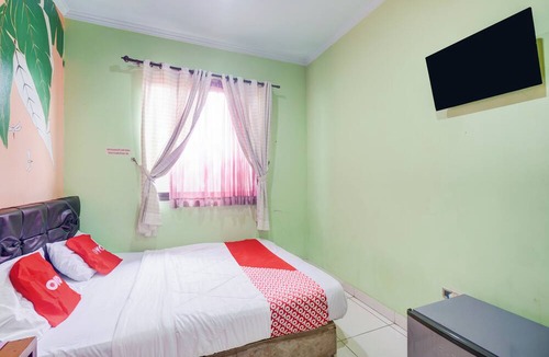 East Jakarta Hotel | Hotel O Tebet Near Tebet Station Formerly Sabda Guest House