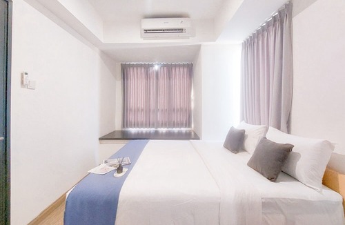 Pinang Apartment | Homey And Good Place 2Br At Collins Boulevard Apartment