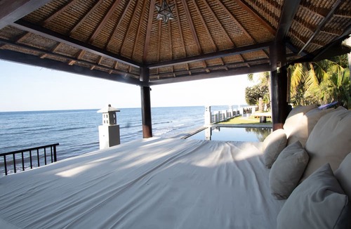 Bukti Villa | Villa Seaview – 3BR Beachfront Villa with Private Pool, North Bali