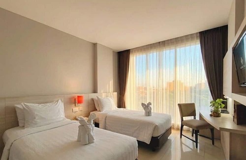 Malang Hotel | Grand Cakra Hotel