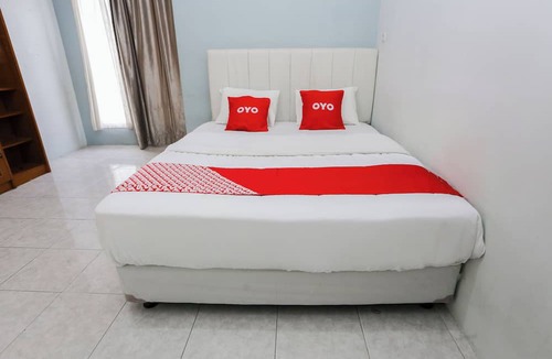 Kalimalang Hotel | OYO 94251 Sman House