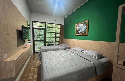 Rendeh Hotel | Kampung Karuhun Eco Green Park Sumedang