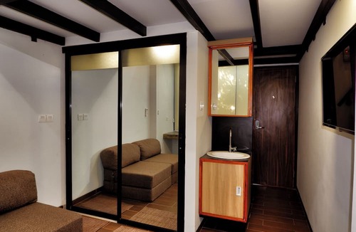 Pamulang Hotel | Guest House 555 NKI
