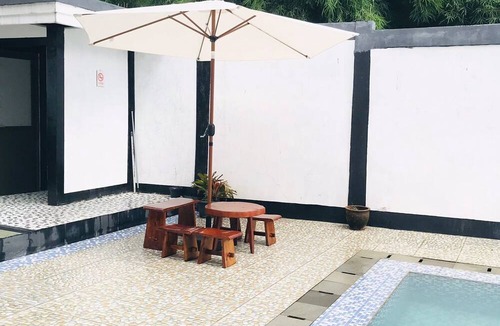 Megamendung Villa | Villa Putih Alvaro