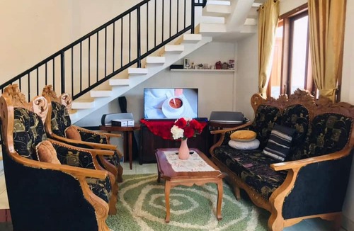 Megamendung Villa | Villa Putih Alvaro