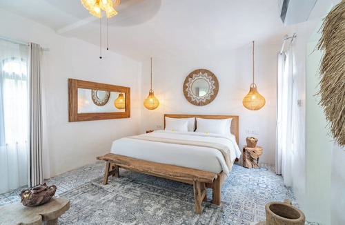Jimbaran Hotel | La Santa Rosa