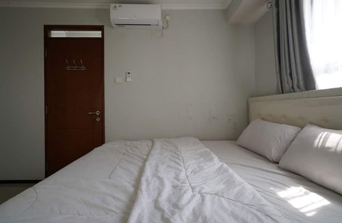 Cimahi Hotel | OYO 94100 Gateway Pasteur Apartment By Ilyasa