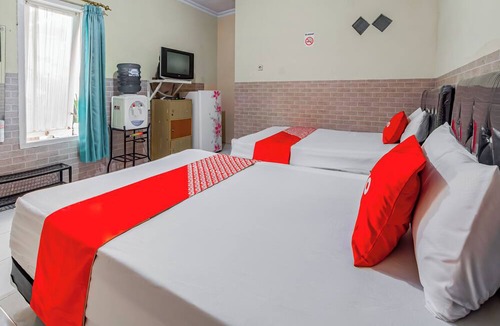 Blitar Hotel | OYO 93976 Maluku Guest House