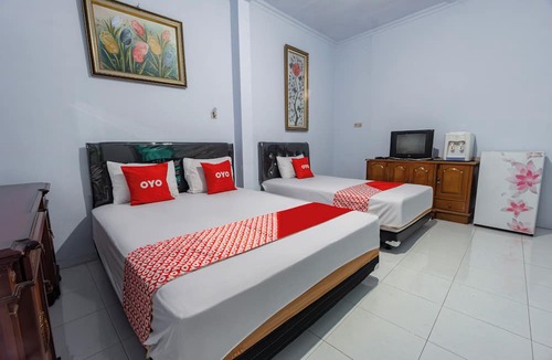 Blitar Hotel | OYO 93976 Maluku Guest House