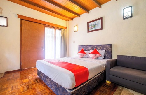 Parongpong Hotel | Capital O 2640 Cottage GS Rumah Kayu Syariah