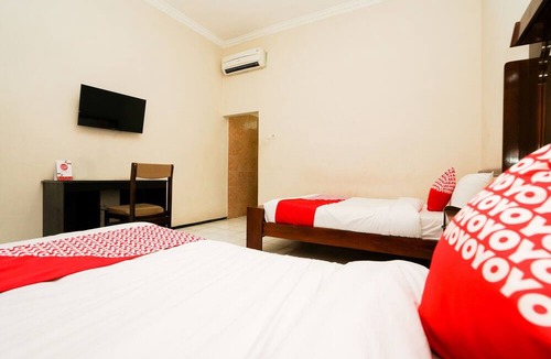 Probolinggo Hotel | Capital O 1430 Hotel Ratna Syariah