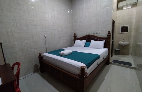 Botoemadeg House | Bukit Sion Room & Tour