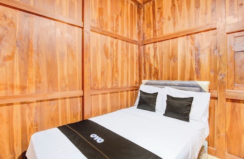Wonosari Hotel | Capital O 93842 Jowo Segoro ResortNearPantai Sepanjang
