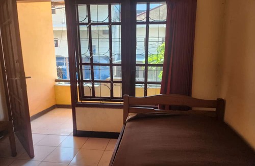 Siwalankerto Hotel | Hotel O Regina Homestay Syariah
