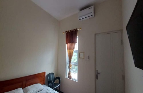 Karanganyar Hotel | Hotel O 45 Guest House