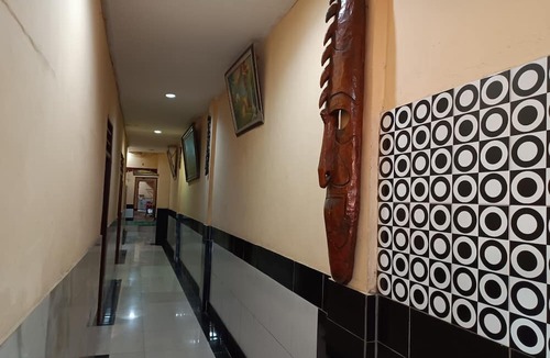 Sentani Hotel | OYO 93479 Hotel Jaguar Sentani