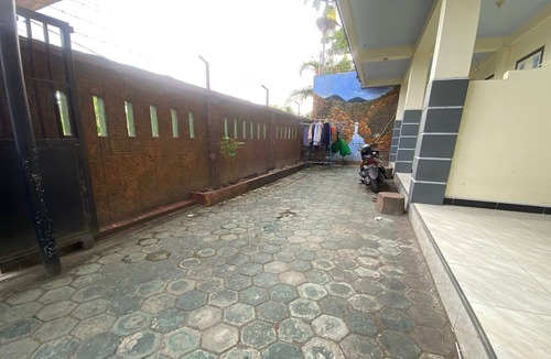 Kecamatan Janapria Hotel | OYO Life 93401 Kos Putri Alamanda Syariah
