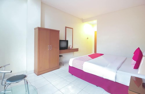 Bandung Hotel | Capital O Galaxy Inn