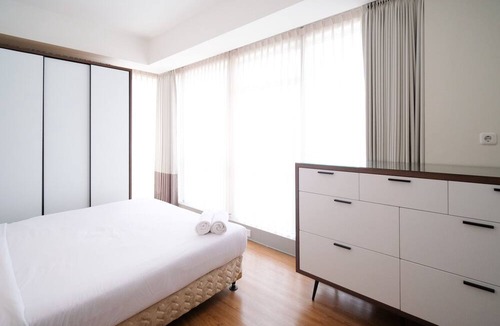 Surabaya Apartment | Homey 3Br With Private Lift At Grand Sungkono Lagoon Apartment