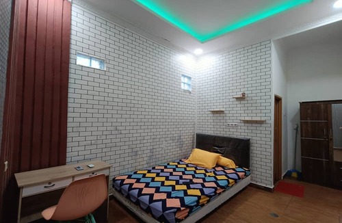 Tangerang Hotel | OYO Life 93158 Kost Asaka