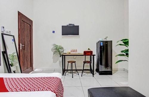 Rembang Hotel | OYO Life 92184 Mr Brown Homestay