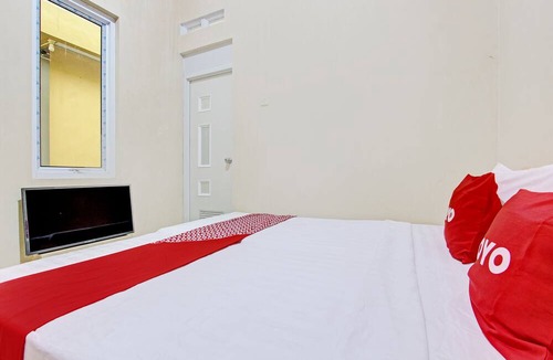 Muncar Hotel | OYO Life 93034 Ayri Home