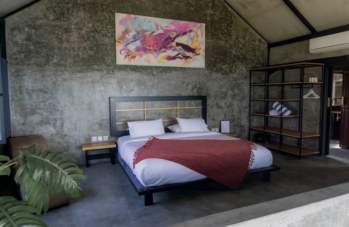 Banyuasri Villa | EJ House