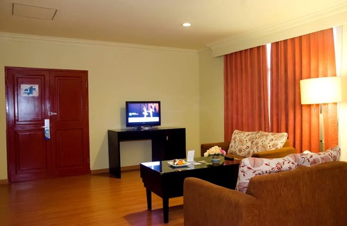 Bandung Hotel | Sari Ater Kamboti Hotel Bandung