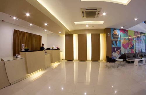 Jelambar Hotel | Hotel 88 Grogol by WH