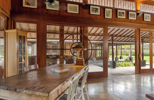 Lodtunduh Hotel | Puri Tupai