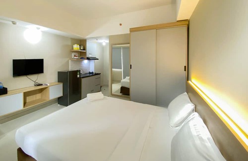 Duren Sawit Apartment | Homey and Well Furnished Studio LRT City Jatibening Apartment