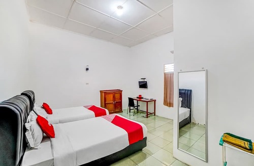 North Labuhanbatu Hotel | OYO 90834 Hotel Anugrah